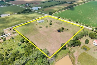 21040 SW Boyer Rd, Douglass, KS 67039