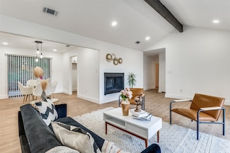 5204 Blue Valley Ct, Fort Worth, TX 76112