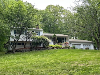 14 Aspen Ledges Rd, Ridgefield, CT 06877