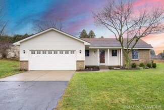 833 Crahen Ave NE, Grand Rapids, MI 49525