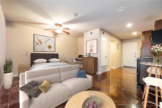 301 W 38th St Unit 108, Austin, TX 78705