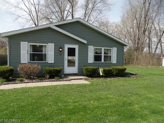 334 Adams St, Newton Falls, OH 44444