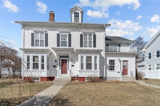 31 Arnold St, Lincoln, RI 02865