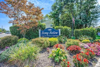 460 Old Town Rd Unit 2J, Port Jefferson Station, NY 11776