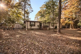 444 Morse Point Rd, Port Haywood, VA 23138