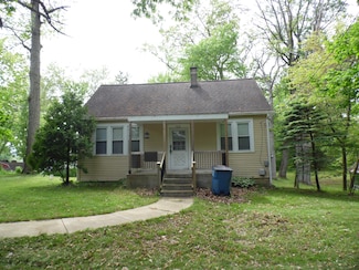 7668 N Poplar Ln, New Carlisle, IN 46552