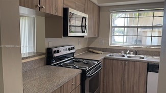 2061 NW 96th Terrace Unit 12M, Pembroke Pines, FL 33024