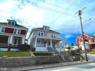 202 S Main St, Red Lion, PA 17356