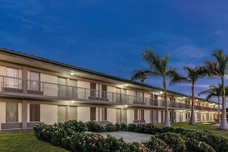 7150 N Tamiami Trail Unit S-611, Sarasota, FL 34243