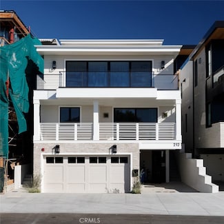 212 Manhattan Ave, Manhattan Beach, CA 90266