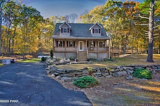 121 Johnsons Dr, Dingmans Ferry, PA 18328