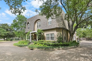 20 Bayou Pointe Dr, Houston, TX 77063