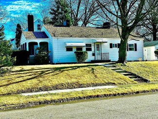 1879 17th St, Cuyahoga Falls, OH 44223