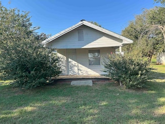 411 Apache Ave, Rush Springs, OK 73082