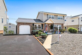 5 Kansas Rd, Little Egg Harbor Township, NJ 08087