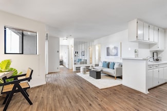 1090 Main St Unit 401, Redwood City, CA 94063