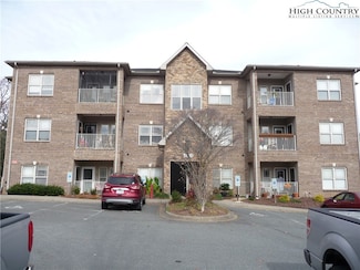 186 Cecil Miller Rd Unit 202, Boone, NC 28607