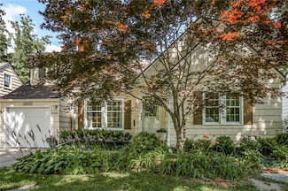 5535 Canterbury Rd, Fairway, KS 66205