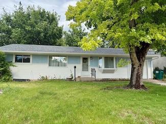 2110 Rosewood Ln, Pueblo, CO 81005