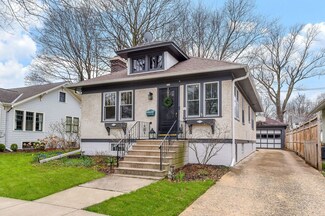 518 Richards St, Geneva, IL 60134