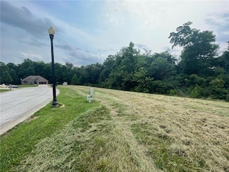 2076 N Cobblestone Ct, Martinsville, IN 46151
