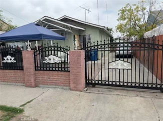 917 E 42nd St, Los Angeles, CA 90011