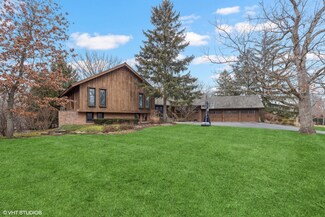 450 Rockefeller Rd, Lake Forest, IL 60045