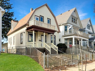 2437 N 34th St, Milwaukee, WI 53210