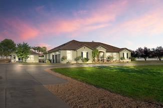9461 Crossrail Dr, Wilton, CA 95693