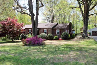 1104 Segars Dr, Iuka, MS 38852