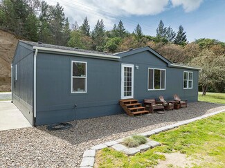 445 Tina Way, Grants Pass, OR 97526