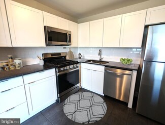 1030 E Lancaster Ave Unit 811, Bryn Mawr, PA 19010