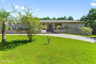 312 Julia St, Bay Saint Louis, MS 39520