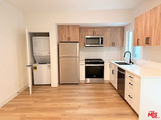 914 7th St Unit 9, Santa Monica, CA 90403