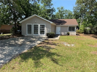 17 Robin Hood Dr, Savannah, GA 31406