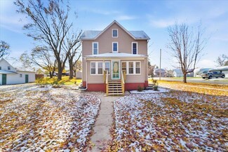 602 E Maple St, Hubbard, IA 50122