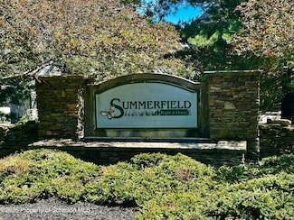 1012 Summerfield Dr, Waverly, PA 18471