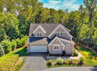 1 Azalea Dr, Burlington, MA 01803