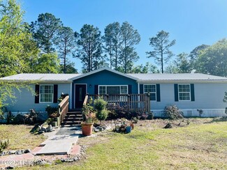 151 Old Airport Estates Rd, Palatka, FL 32177
