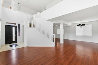 125 Macademia Ln, Simi Valley, CA 93065