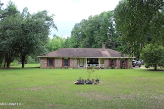 425 Givens- Mullins Rd, Monticello, MS 39654