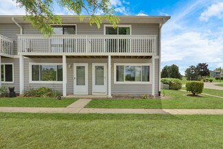 17462 W Walnut Ln Unit 1A, Gurnee, IL 60031