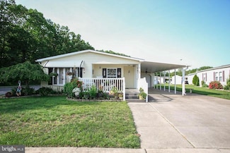 566 Homewood Ln, Williamstown, NJ 08094