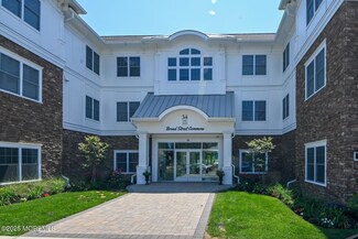 34 Broad St Unit 310, Manasquan, NJ 08736
