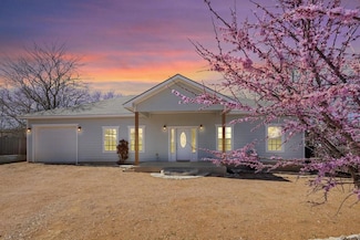 512 Saint Ann St, Fredericksburg, TX 78624