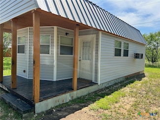 140 Hollow Pass Ln, New Berlin, TX 78155