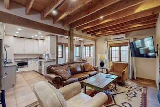 220 1/2 Mckenzie St, Santa Fe, NM 87501