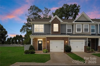 1022 Moffatt Ln, Matthews, NC 28105