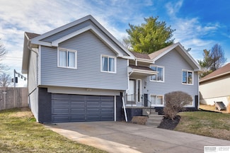 15525 Dewey Cir, Omaha, NE 68154