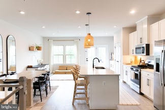 6036 Goshawk St, New Market, MD 21774